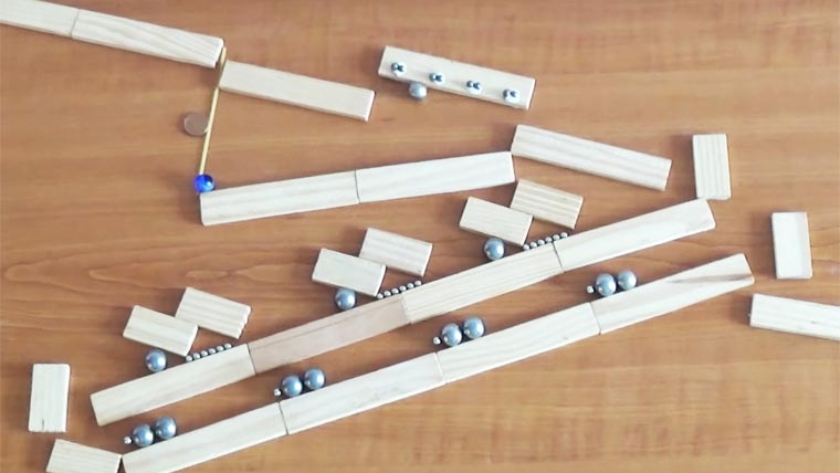 Magnets-and-Marbles-Rube-Goldberg-machine-3